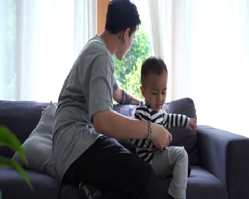 黄疸困扰婴儿，健康问题不容忽视